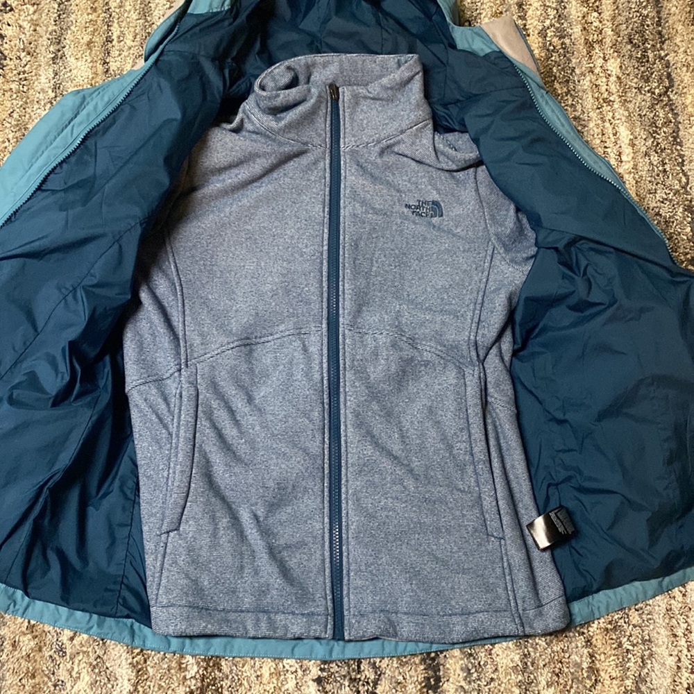 The North Face Blue Jacket/Jackets - Picture 13 of 16